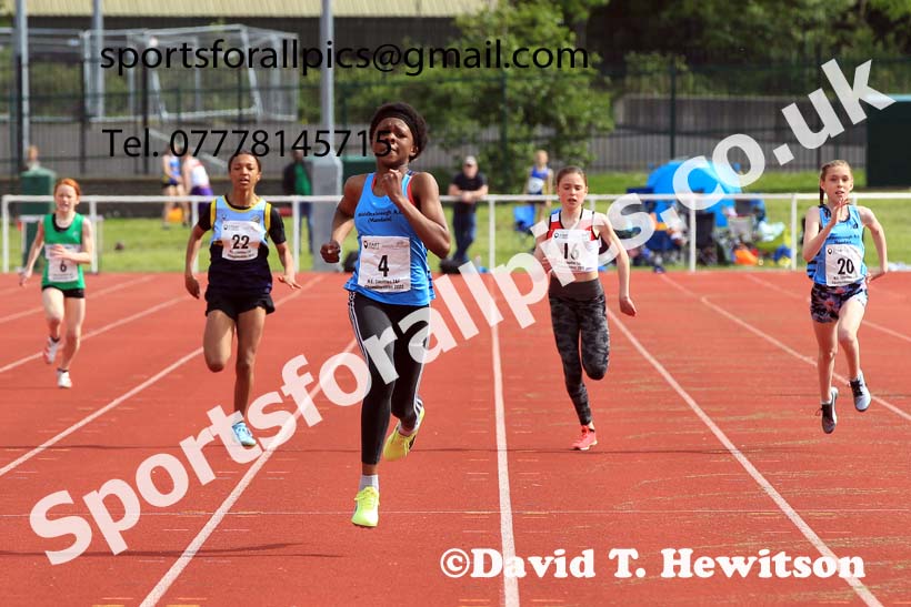 Women and Girls 200 metres, 2022 North Eastern Track and Field Champs., Middlesbrough. David T. Hewitson/Sports for All Pics